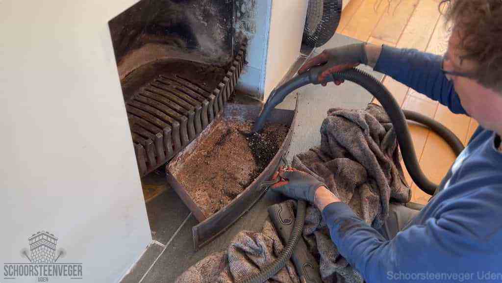 Prijs schoorsteenvegen Uden schouw reinigen Prijs schoorsteenvegen Uden schouw reinigen
