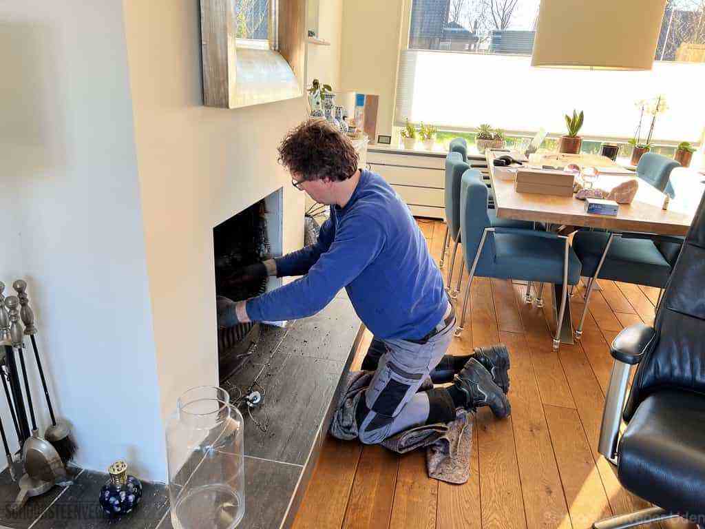 Schouwveger Uden kleed schoorsteenreiniger Schouwveger Uden kleed schoorsteenreiniger